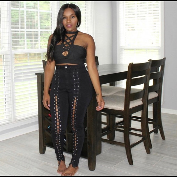 High waisted front lace jeans 🖤 - Picture 1 of 4